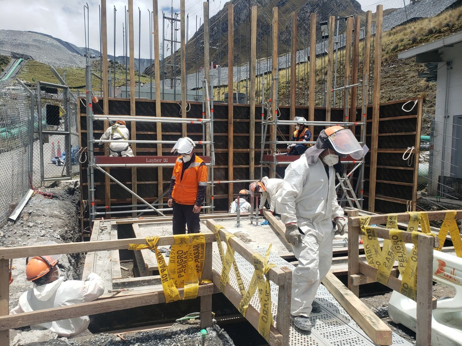 Movimiento de Tierras y Obras Civiles